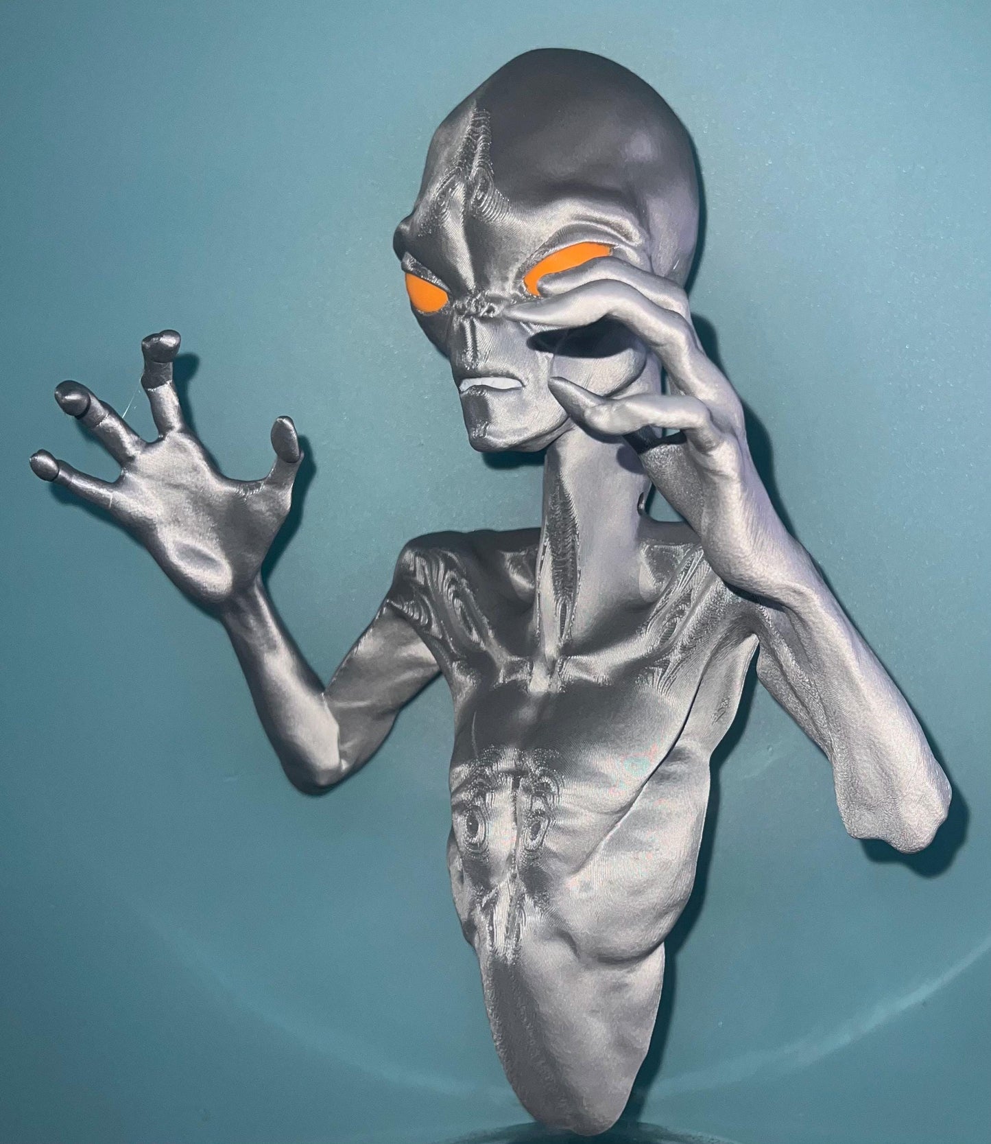 3D Printed Alien Wall Art โ Glow in the Dark & Customizable!