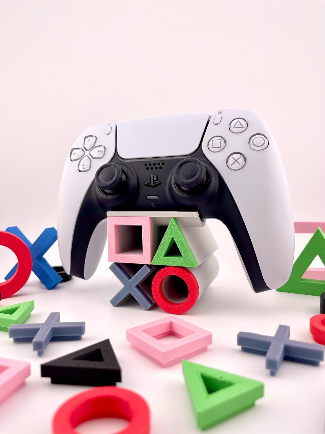 3D Printed PS5 Controller Holder Stand โ Minimalist, Sleek, and Stable Design