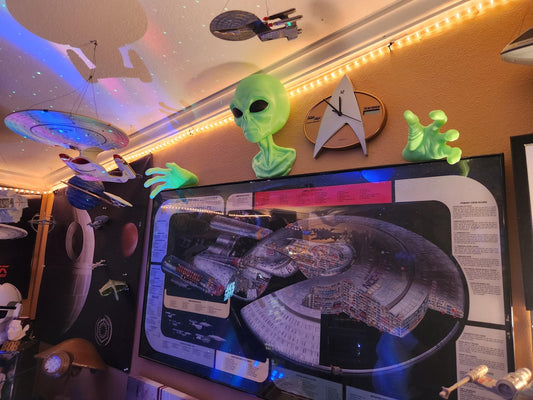 Alien Headphone & Controller Wall Mount - Game Room Art Decor